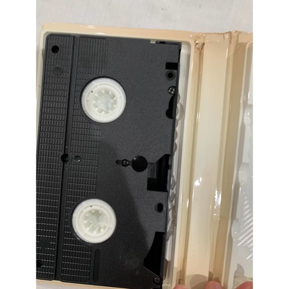 Casper Seeing is Believing (VHS, 1997, Clamshell) - Picture 6 of 8